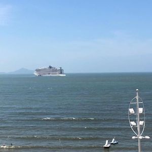 FRENTE MAR PÉ NA AREIA, na Av Atlântica